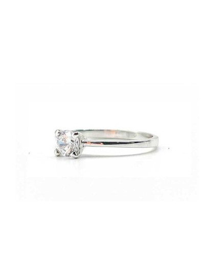 18K White Gold Solitaire Ring for Women – Elegant & Timeless