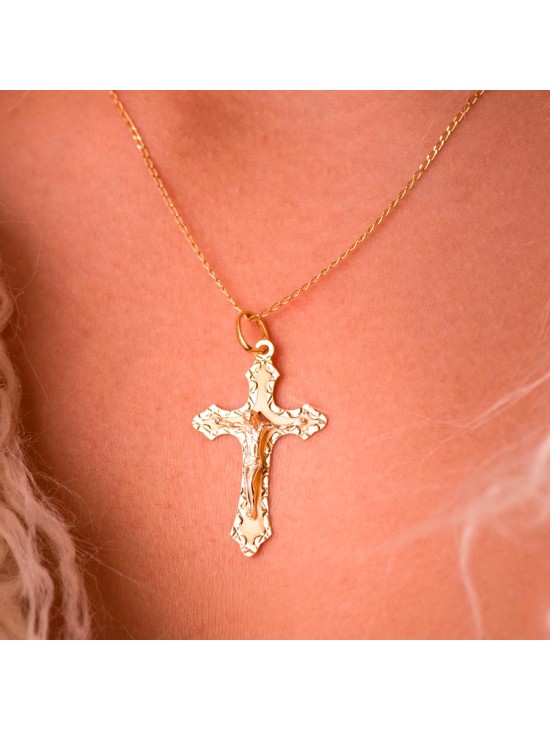 Cruz Oro 18K Tallada con Cristo 35x22 mm | Joyería Parejo