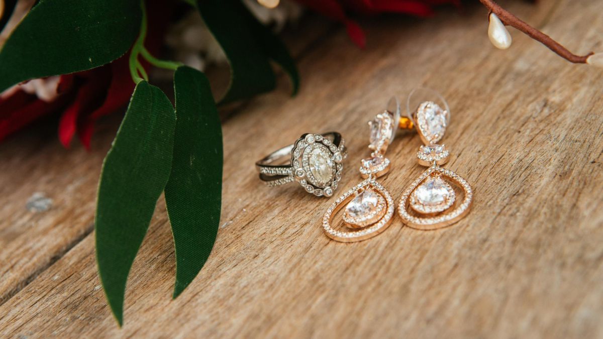 Los tipos de joyas imprescindibles que transformarán tu colección