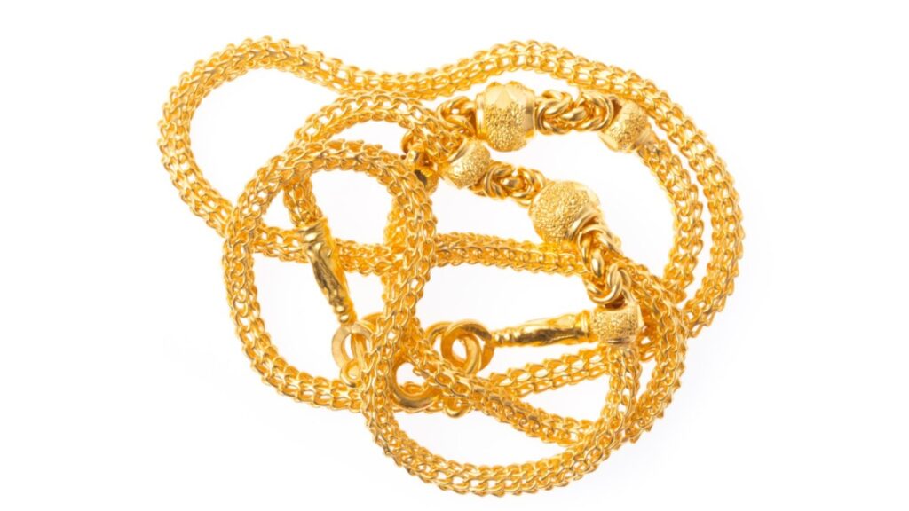 Cadena de oro enredada
