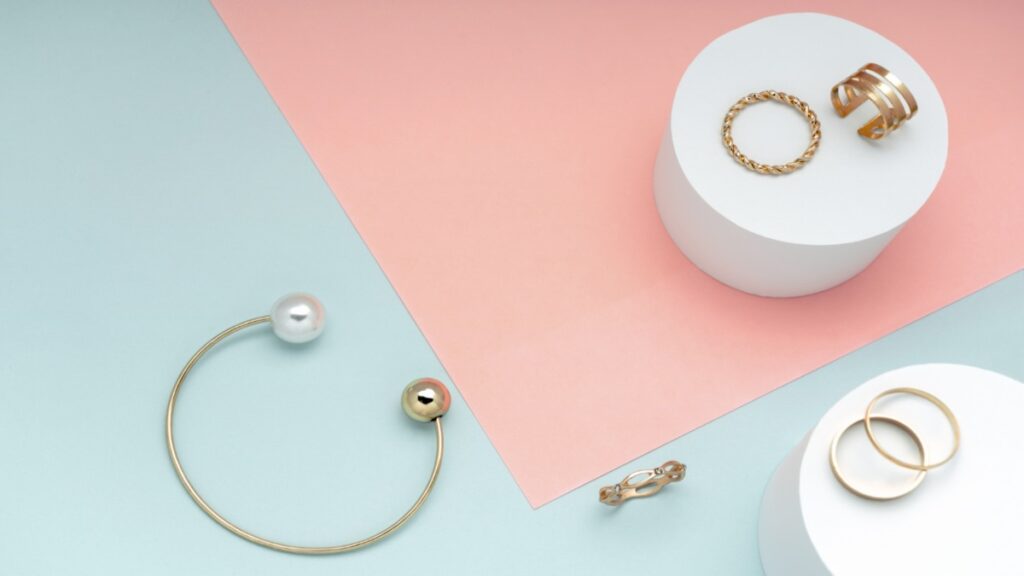 Los tipos de joyas imprescindibles que transformarán tu colección 1 diferentes tipos de joyas de lujo