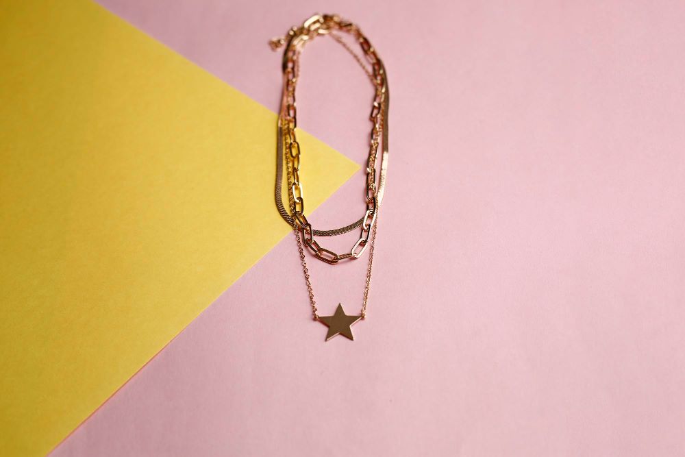 Descubre las últimas tendencias en joyería 1 cadenas de oro de tendencia en joyería