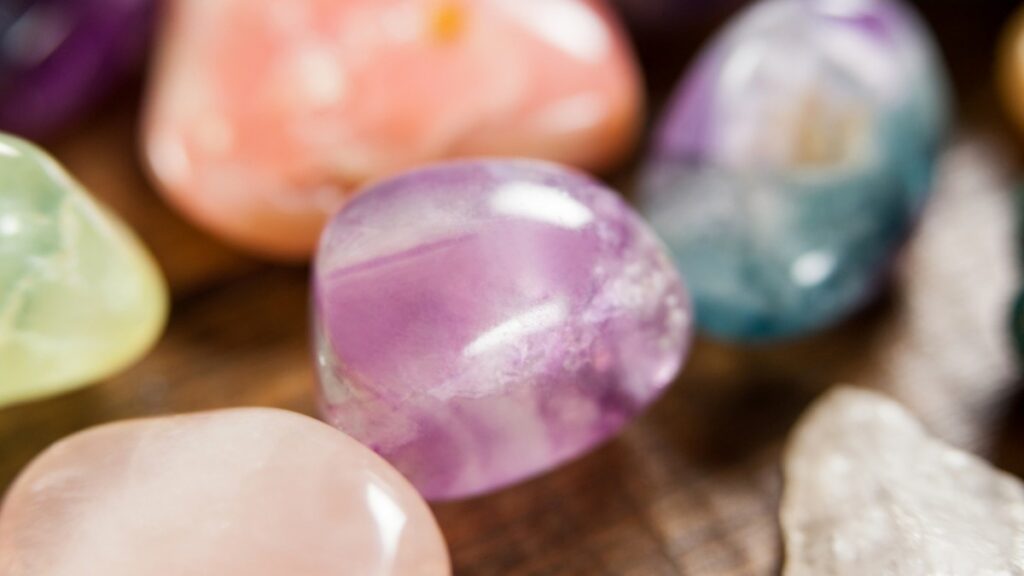 El encanto de las piedras semipreciosas: Significados y usos 1 Piedras semi preciosas de varios colores