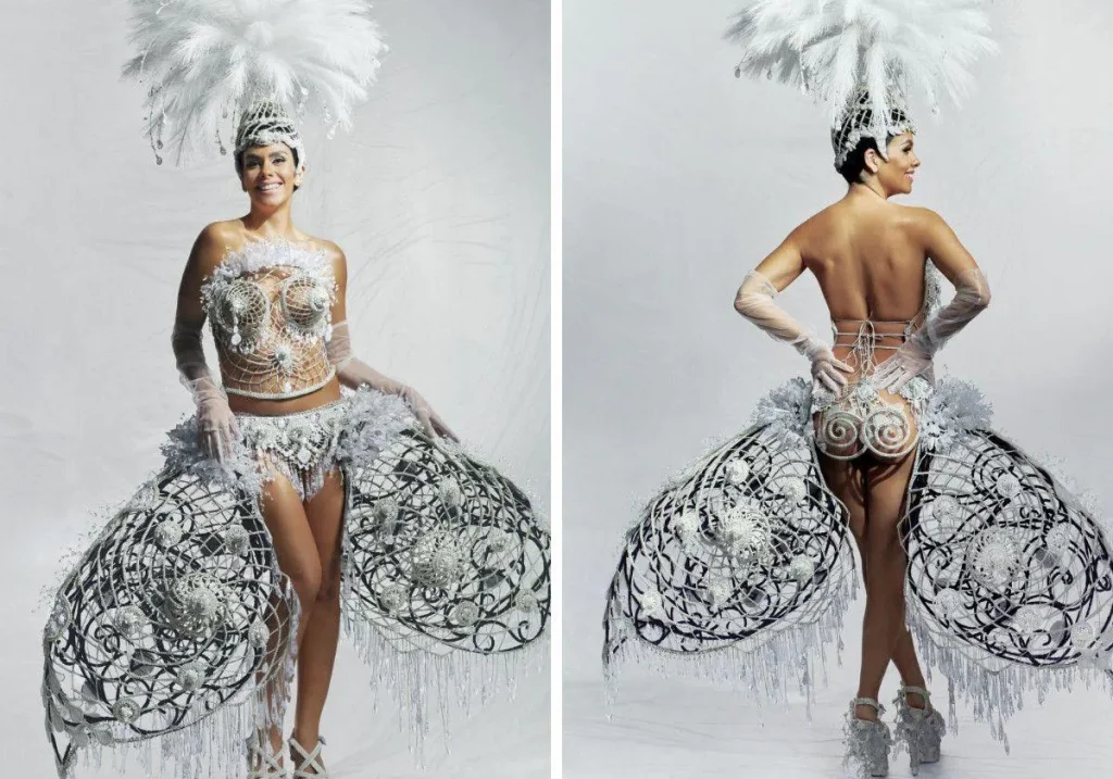 Joya de leche materna: Un símbolo de amor eterno 1 El vestido de las Campanadas 2025 de Cristina Pedroche con más de 8.500 cristales de leche materna.