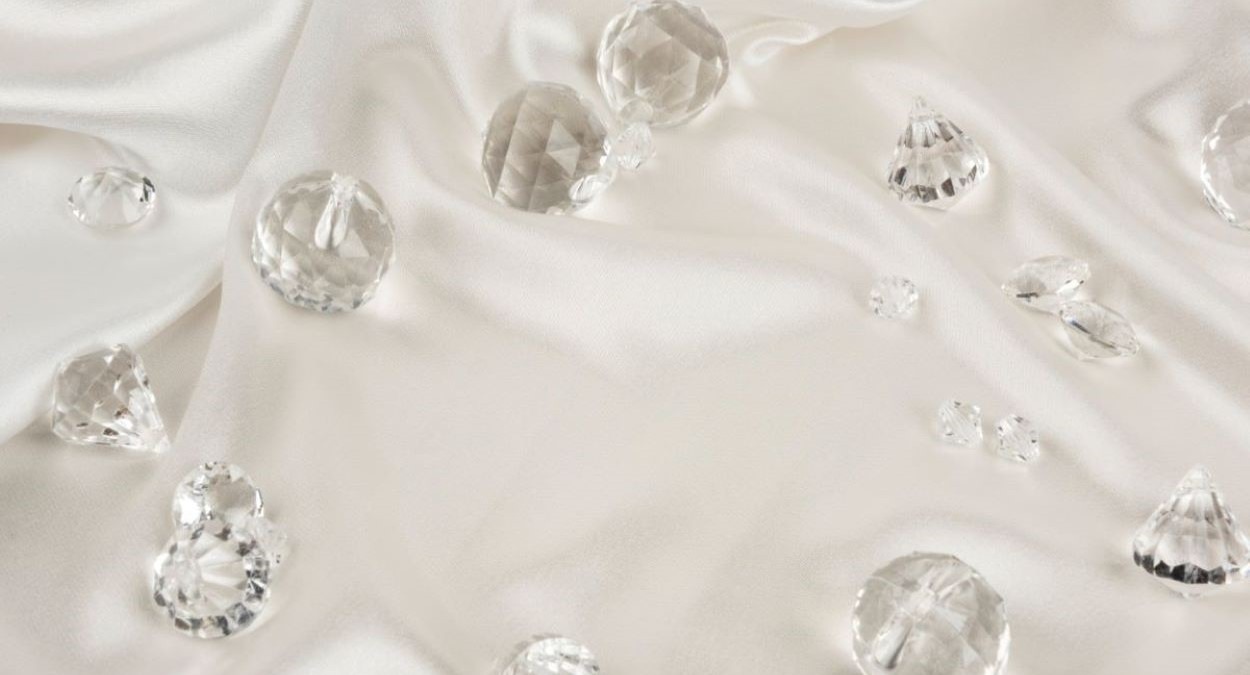 El collar de diamantes de Angelina Jolie: Una joya de gala