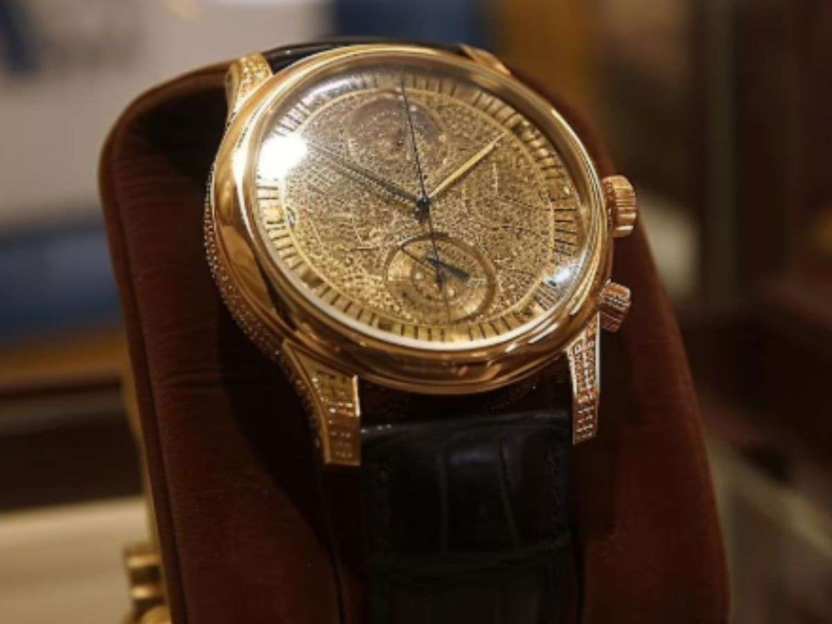 Cómo limpiar un reloj de acero dorado sin dañar su acabado